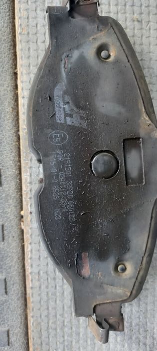 Продам тормозные колодки Caddy