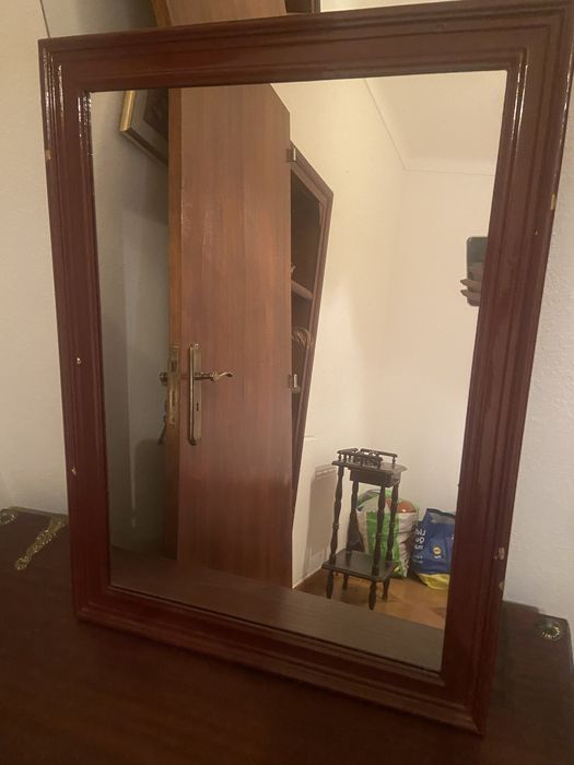Espelho de madeira