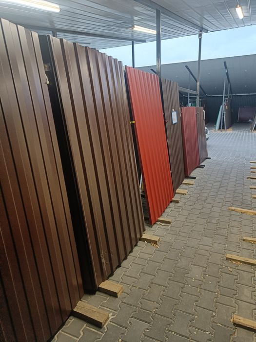 Профнастил некондиция или новый есть на Титова1 и Совхозная7 Днепр