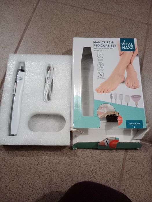 Zestaw do manicure i pedicure vital maxx