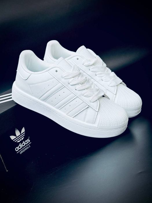 Superstar красовки женские адидас суперстар кросовки с кожи  удобные красавки adidas / кроссивки superstar / белые кроссовки на осень / не парят