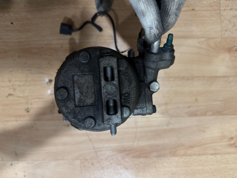 Компресор кондиціонера  Kia Sorento Hyundai 2,2 D4HB