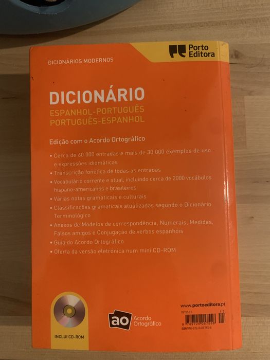 Dicionário Espanhol/Português inclui CD