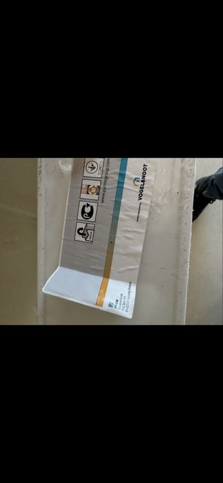 Радіатор опалення з термоголовкою