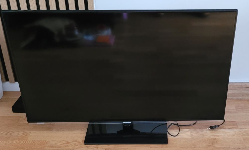 Telewizor Panasonic TX-L42E6EK, 42 cale
Panasonic TX-L42E6EK