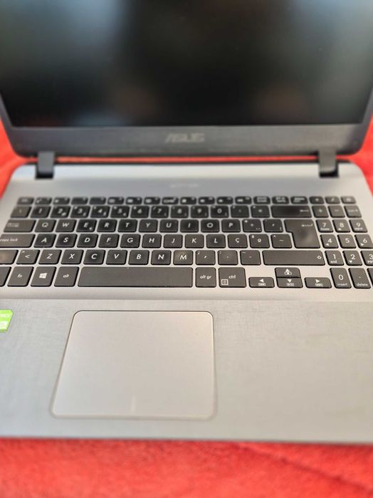 Asus F507 processador I3-7020u, muito bom estado