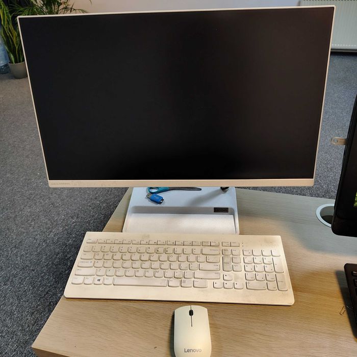 LENOVO IdeaCentre AIO 3 22ITL6