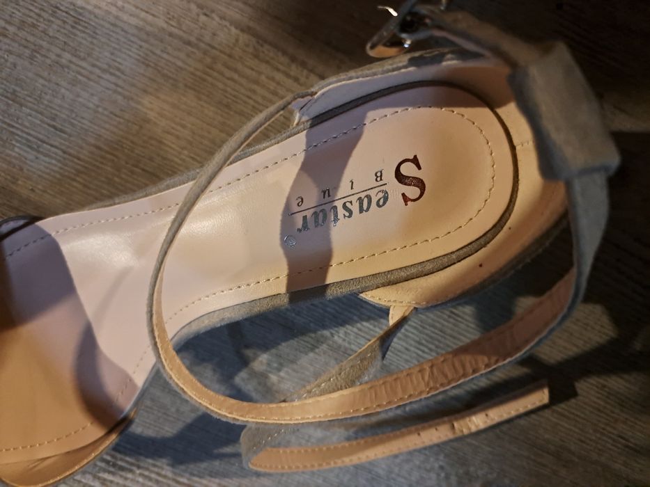 Buty nowe szare rozmiar 40