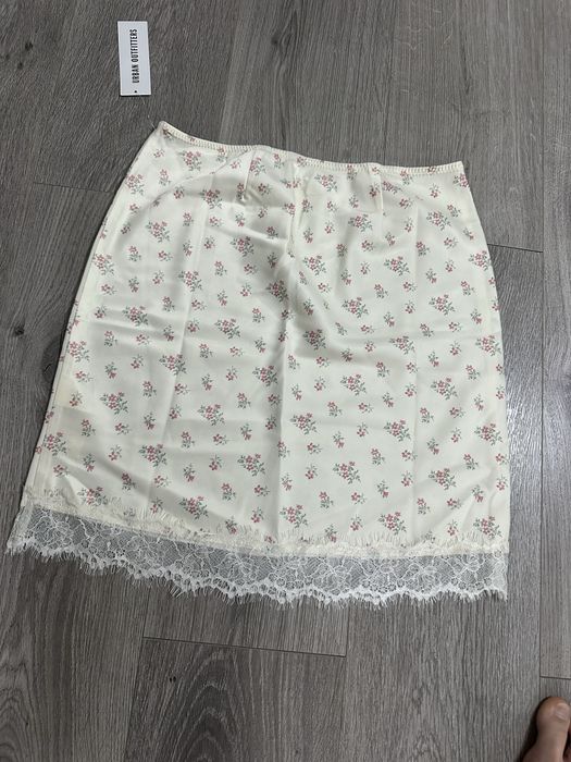 Шовкова спідниця Urban Outfitters з мереживом (нова з біркою), XS