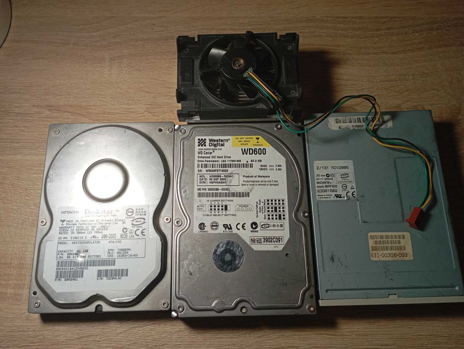 Комплект ПК: Жесткие диски HDD 60GB + 41GB, Дисковод FDD, Кулер AMD
