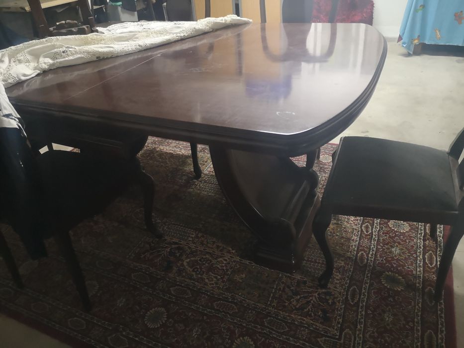 Mesa de jantar com 6 cadeiras