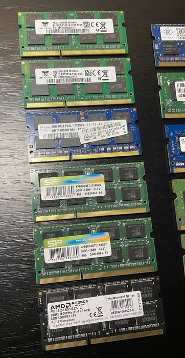 Лот оперативної памʼяті DDR3 SO-DIMM