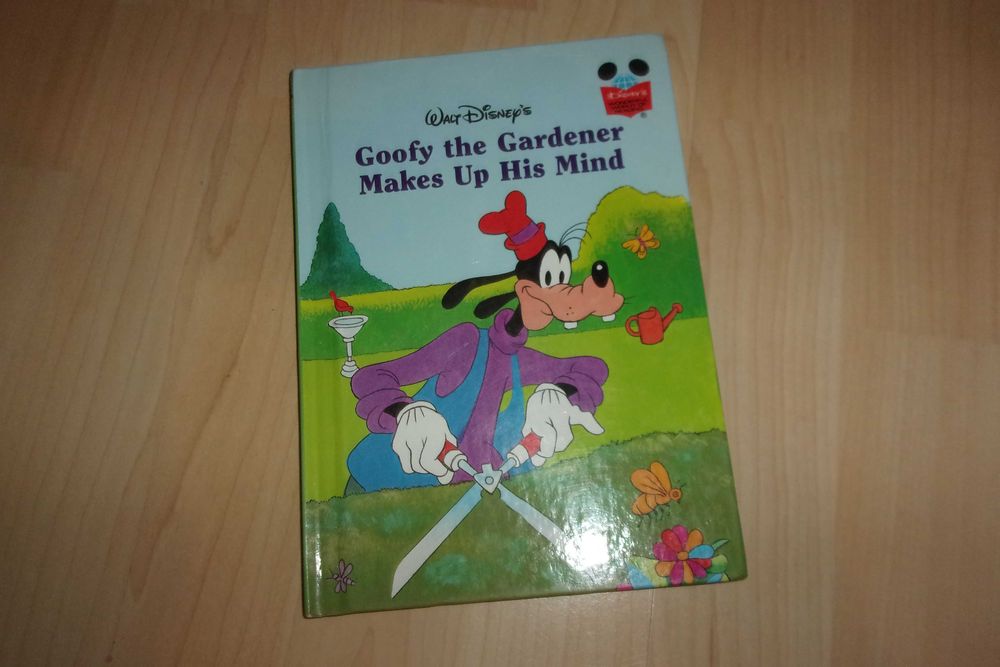 goofy the gardener makes up his mind  walt disney
