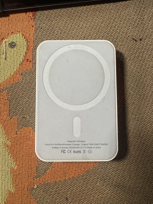 Павербанк Magsafe