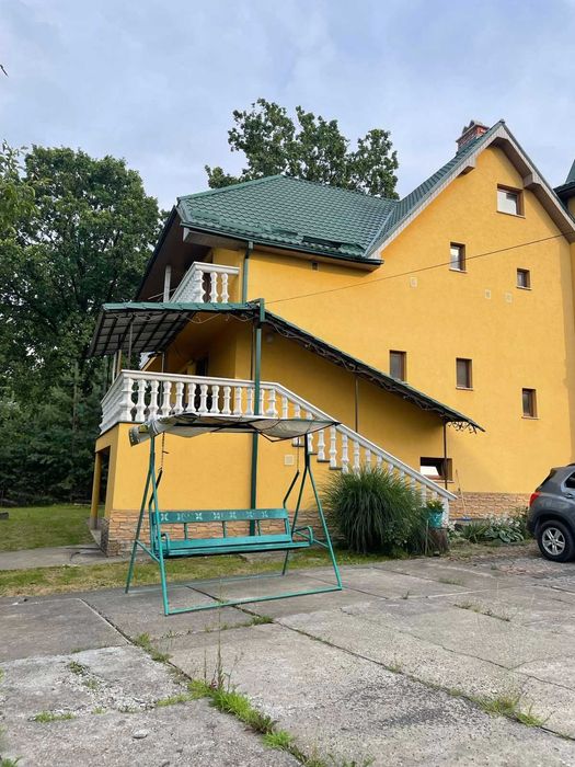 Продається готель в смт. Шаян