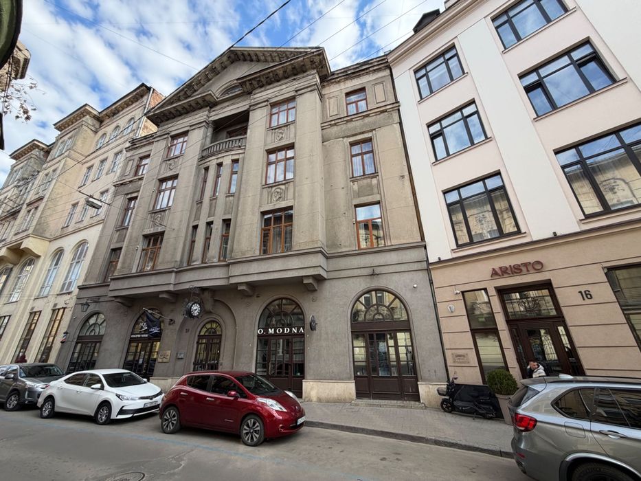 Оренда елегантної 3-кімнатної квартири в історичному центрі Львова