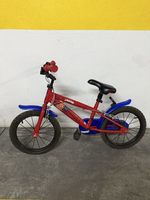 Bicicleta Spider Man vermelha