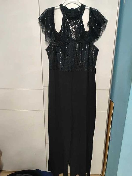 Boohoo wyszczuplający elegancki kombinezon cekiny sylwester 56