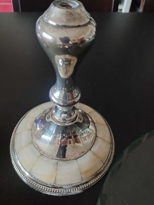 Prato de bolo com suporte muito antigo.