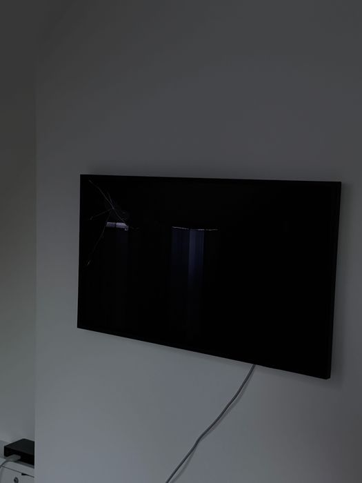 Telewizor Samsung the frame 32 cale pęknięta matryca