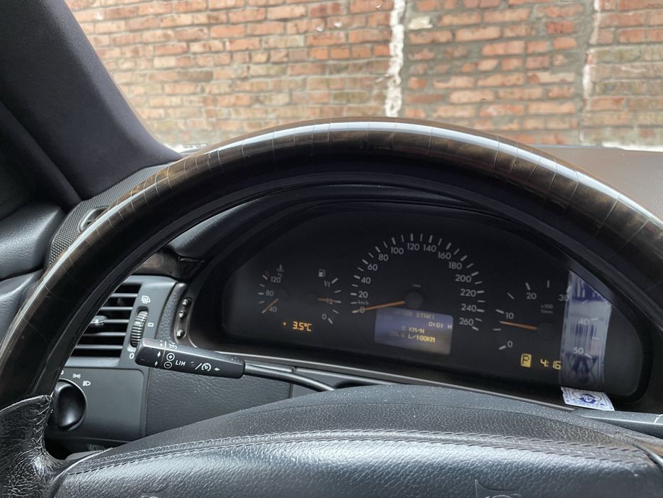 Кермо в комбінації шкіра + дерево на Mercedes W210 (Avangard)