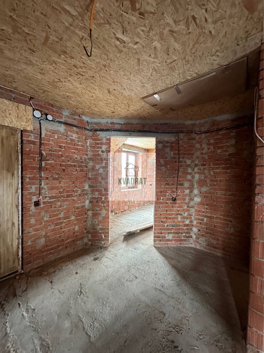 Продам добротний двоповерховий будинок у районі Смірнова