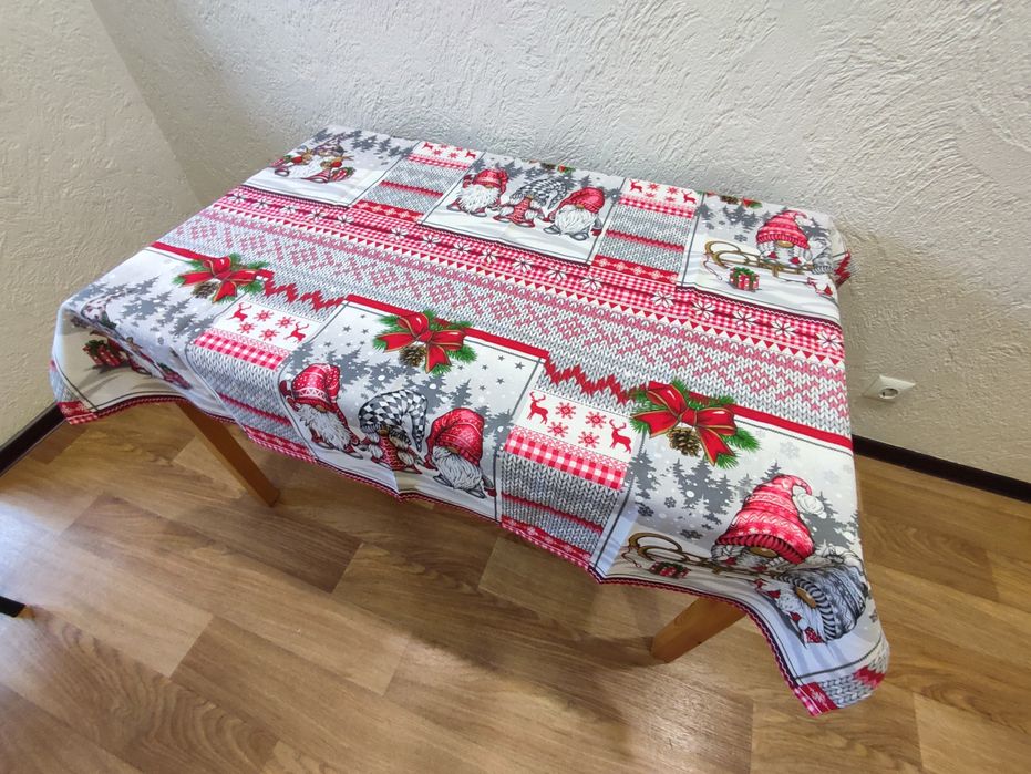 Продам Новогодние скатерти