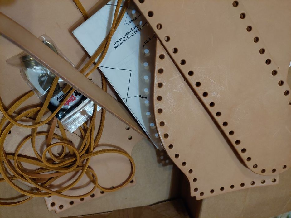 Torebka ze skory naturalnej.