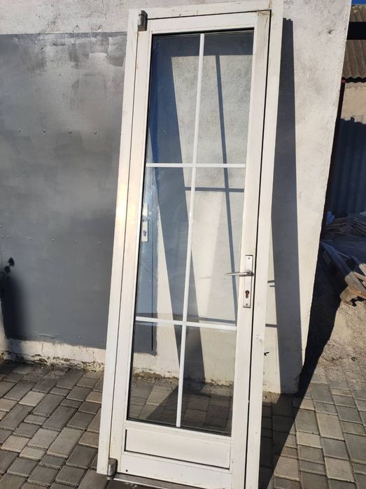 Продам дверь алюминиевую