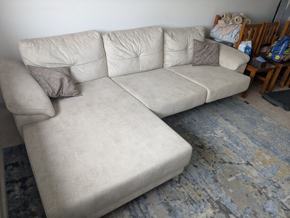 Sofá como todo novo, adquirido em Agosto de 2025 por 900 euros