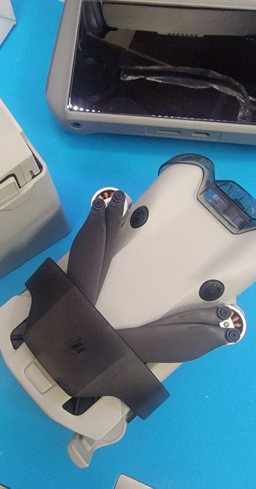 Drone Mini 4 Pro Fly More com RC2 e garantia