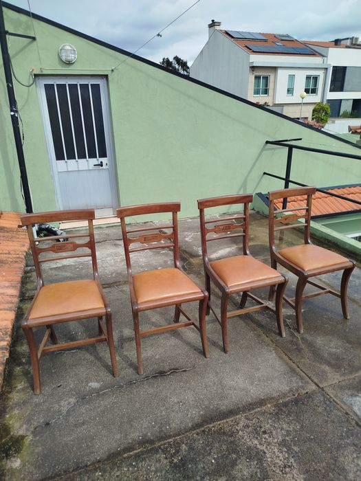 Conjunto de 4 cadeiras