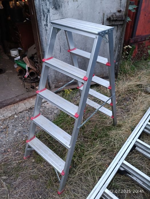 Аренда лестницы стремянки