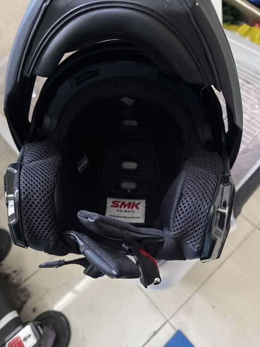 Capacete usado uma vez com caixa