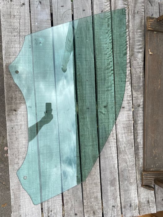 Стекло на дверь для бмв f15