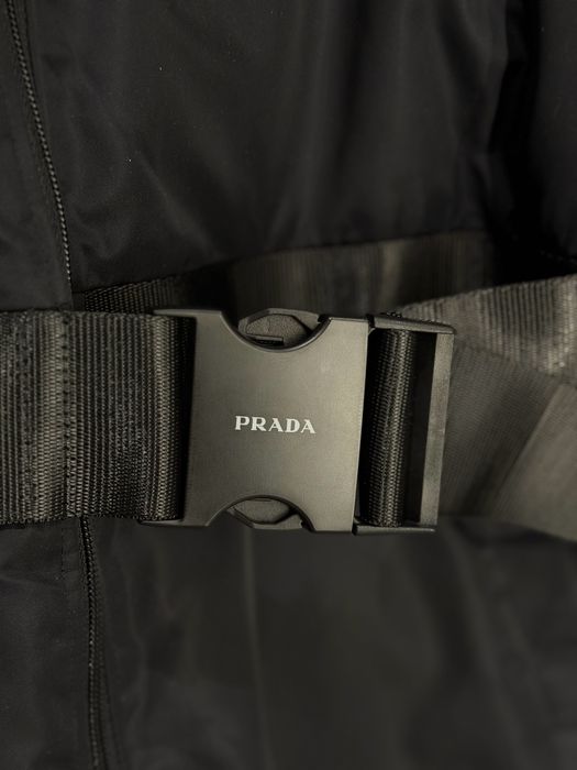 Prada пуховик Re-Nylon з поясом чорний оригінал (36,38,40)