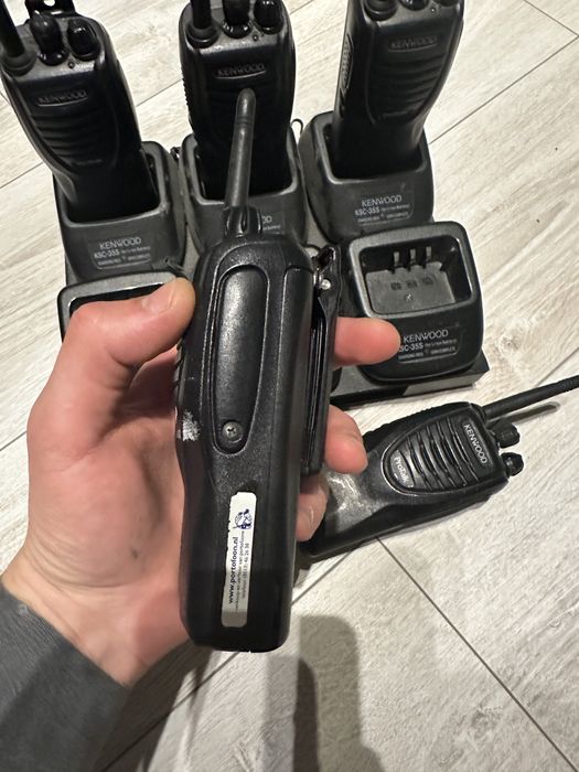 Zestaw radiotelefonów Kenwood + ładowarka na 6 sztuk
