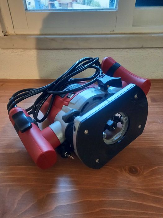 Fresadora Einhell 1100W (NOVA!)