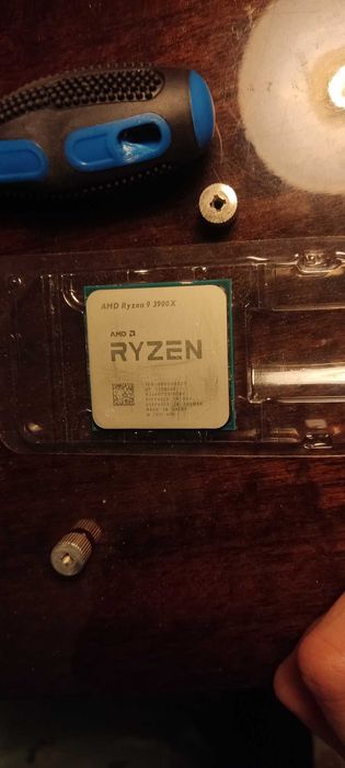 AMD Ryzen 9 3900X / 12 ядер 24 потоки / AM4