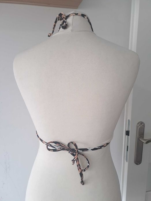 Góra od bikini w cętki