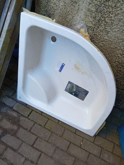 Brodzik półokrągły 90x90 firmy Kolo