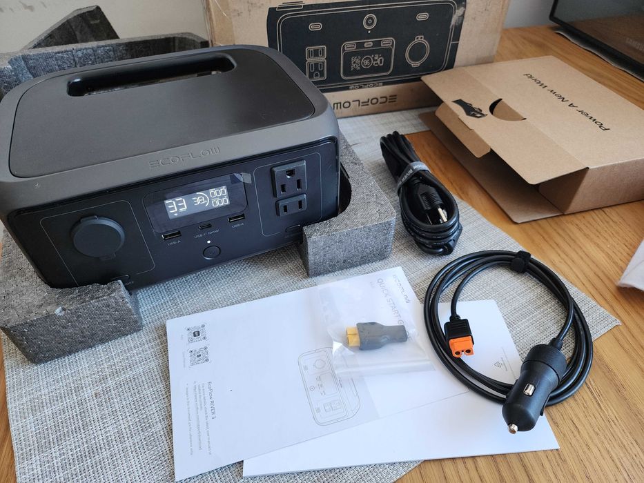 Портативна зарядна станция EcoFlow RIVER 3 LiFePO4 UPS 245Wh US Нова