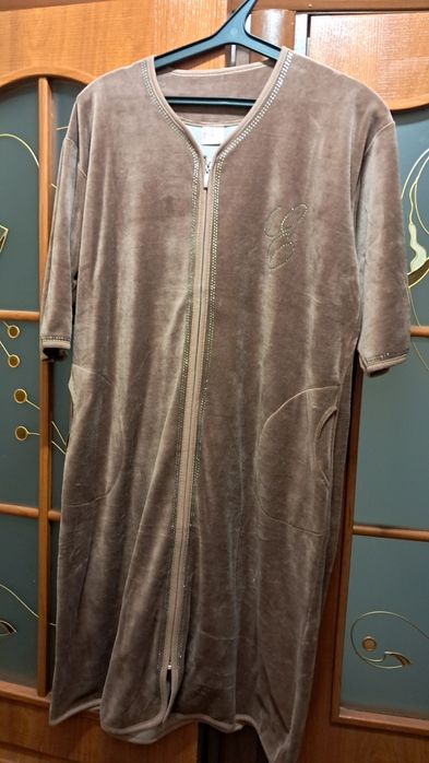 Новий велюровий халат 50-52  рр