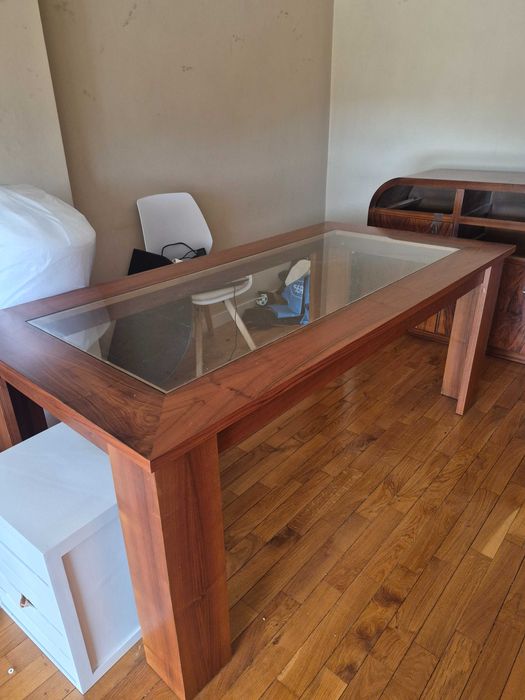 Mesa de jantar em raiz de nogueira com as respetivas 6 cadeiras