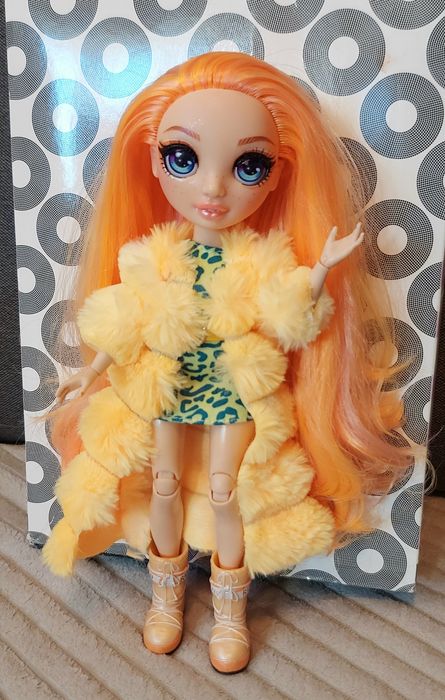 Лялька Rainbow High Рейнбоу Хай Поппі Роуан Winter Break Poppy Rowan Orange Fashion Doll