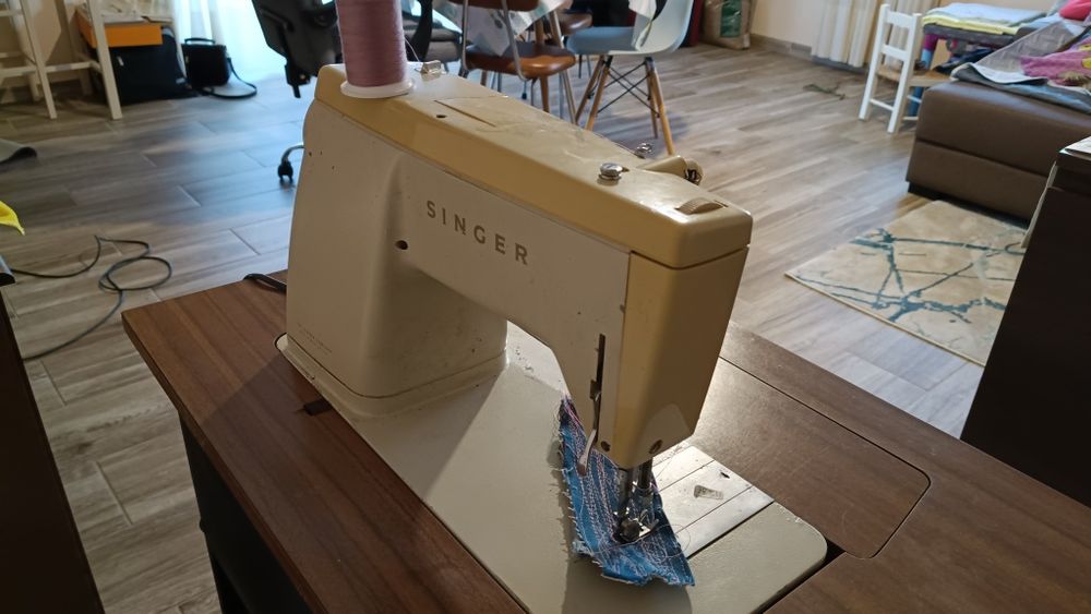 Maquina de Costura Singer