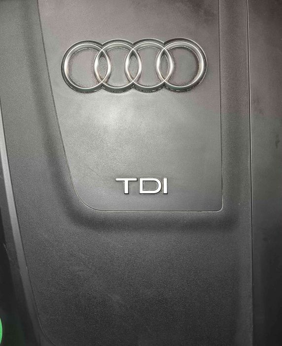 Tampa do Motor AUDI A4 B8 2.0 TDI (105 kW / 143 cv) [11.2007 - 12.2015] 03L103925 (OEM)