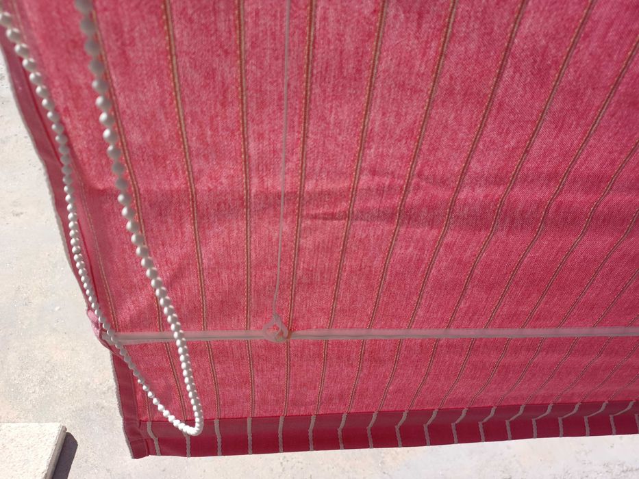 Cortina de rolo, na cor rosa