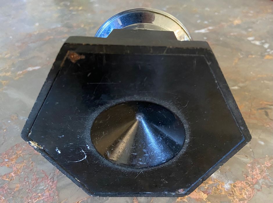 Cinzeiro deco no-fume made in england pat. nº 253518