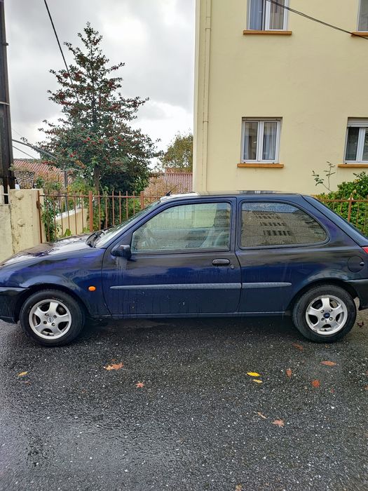 Vendo Ford Fiesta Van 1.8